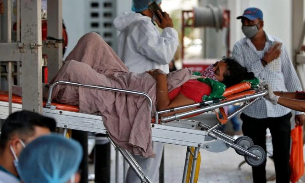 Βρετανία: Ενισχύει την Ινδία με ιατρικό εξοπλισμό έκτακτης ανάγκης